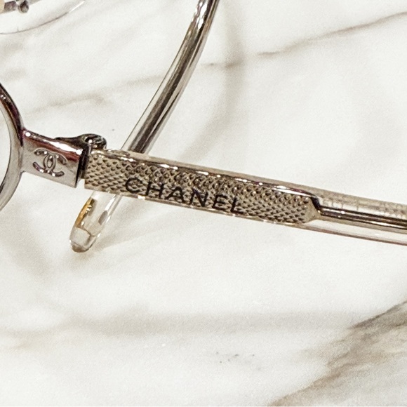 Vintage Chanel Wrap-around Silver Sunglasses Smoke Cracked Lens Y2K - Picture 5 of 9